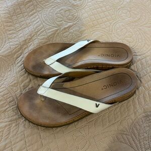 Vionic Women's White Sandals